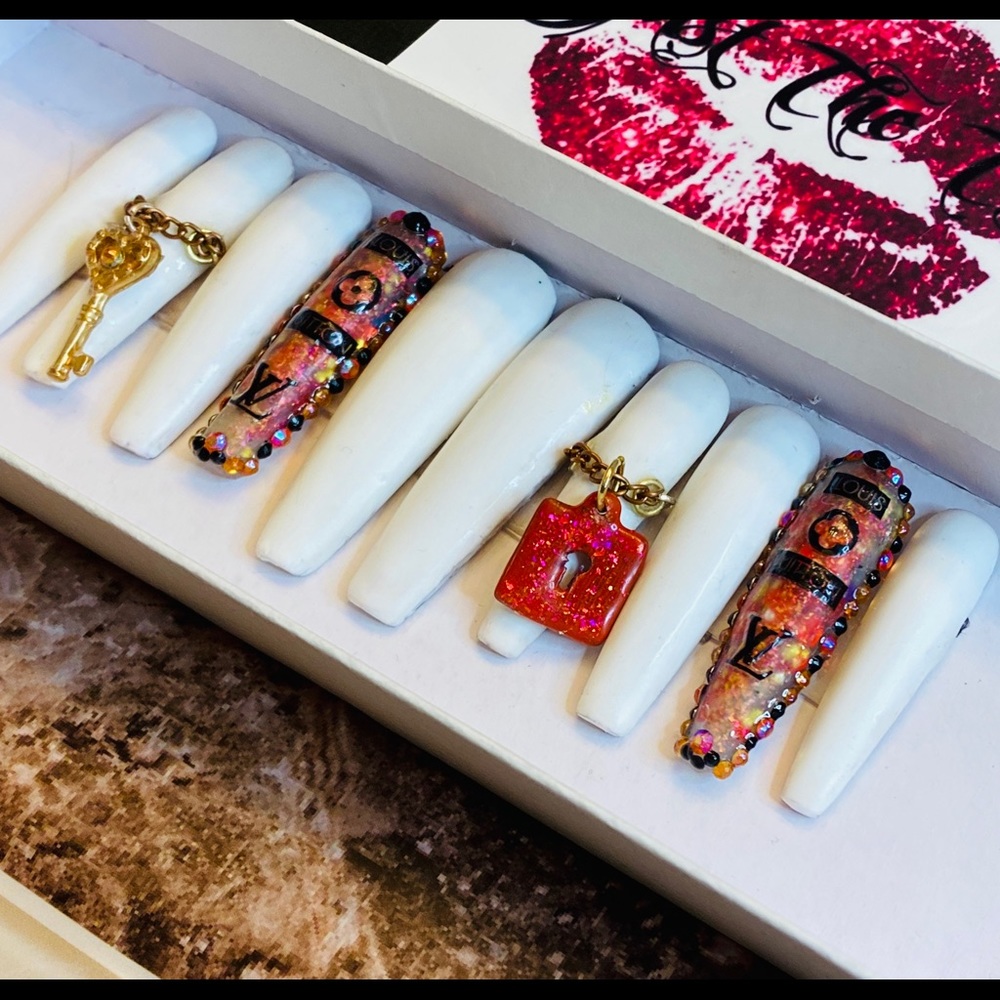 Press on nails - Picture 4 of 5